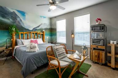 Main picture of 8605 Tradewind Cir