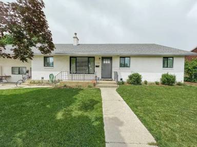 Main picture of 113 E 100 N