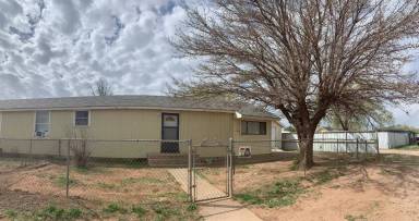Main picture of 1120 N Oak St