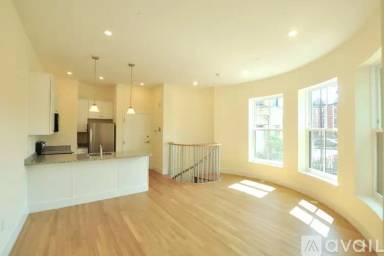 Main picture of 877 Beacon St