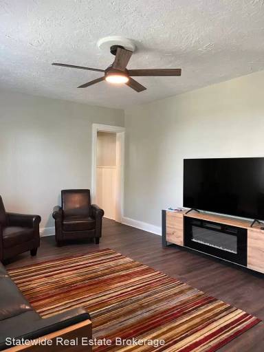 Main picture of 127 N Duke St