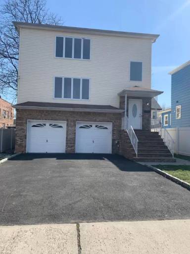 Main picture of 1184 Union St