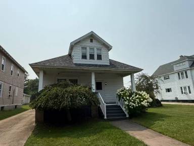 Main picture of 710 Eleanor Pl