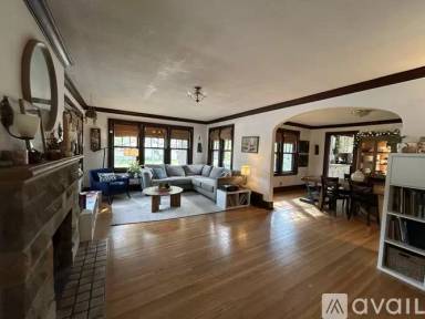 Main picture of 303 N Russell Ave