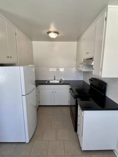 Main picture of 3090 Vicente St