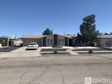 Main picture of 10609 Lakewood Ave