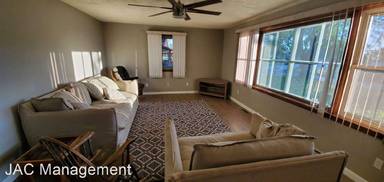 Main picture of 1010 Paramount Dr