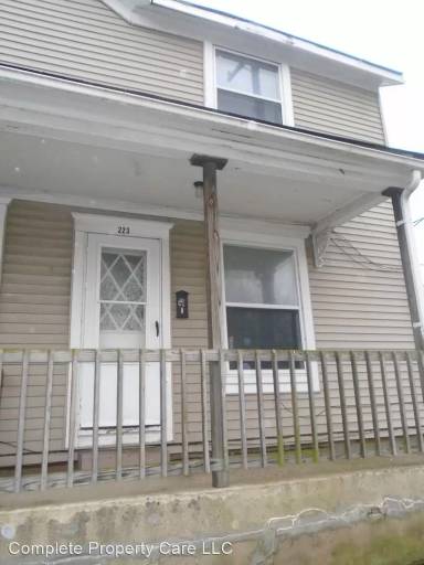 Main picture of 223 E 15th St