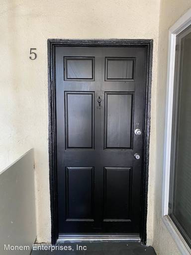 Main picture of 229 S Alexandria Ave