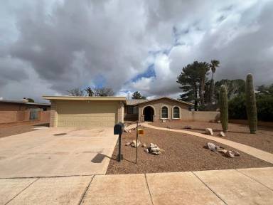 Main picture of 501 Suffolk Dr