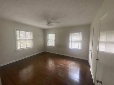 Main picture of 1932 North Blvd