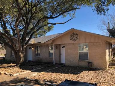 Main picture of 800 Llano Pl