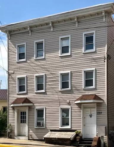 Main picture of 298 E Main St