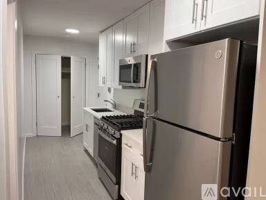 Main picture of 54 W 56th St