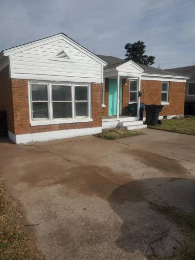 Main picture of 3933 NW 23rd St