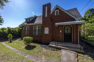 Main picture of 1600 23rd St