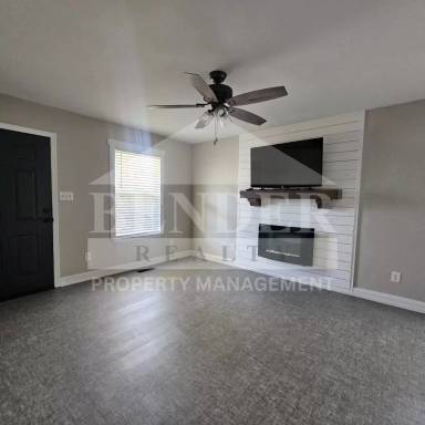 Main picture of 1320 Highland Ave NW