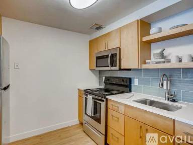 Main picture of 1600 S Yates St