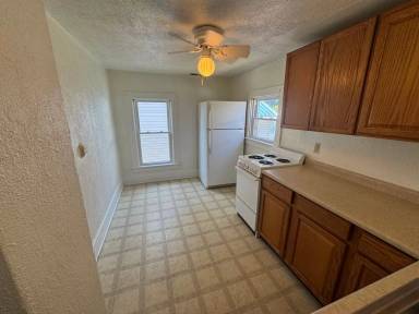 Main picture of 698 N Grant St