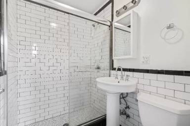 Main picture of 111 Greenpoint Ave