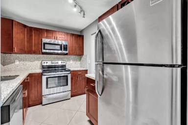 Main picture of 1255 SW 46th Ave