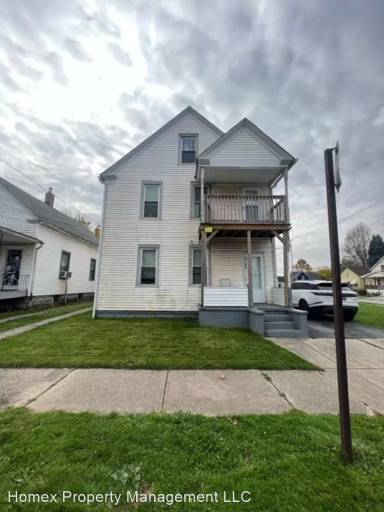 Main picture of 5704 Fullerton Ave