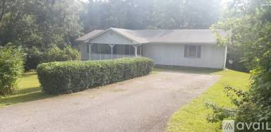 Main picture of 468 Center Rd SE
