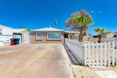 Main picture of 402 Ilmenite Way