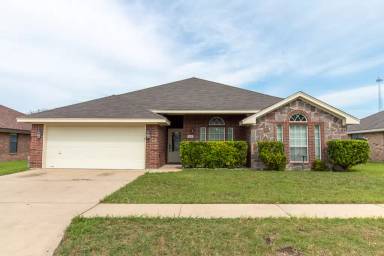 Main picture of 3105 Hydrangea Ave