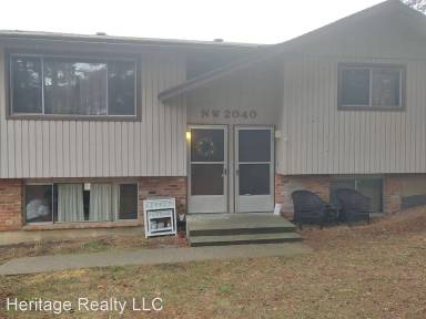 Main picture of 2040 NW Turner Dr