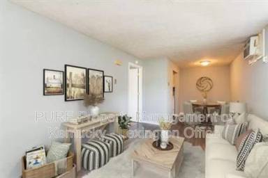 Main picture of 225 Landings Dr