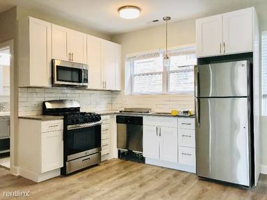 Main picture of 3116 N Milwaukee Ave