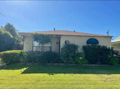 Main picture of 3749 Sebren Ave