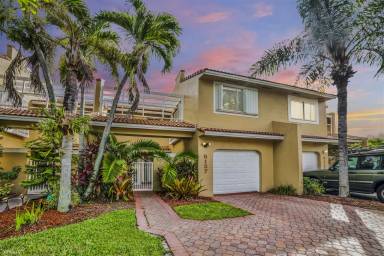 Main picture of Doral Cove