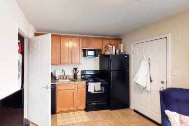 Main picture of 1026 Bluemont Ave - 3