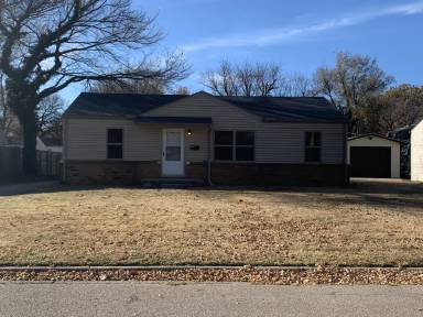Main picture of 927 N Derby Ave