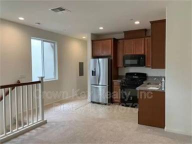 Main picture of 473 E Albertina Ave