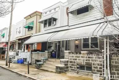 Main picture of 2639 S Darien St