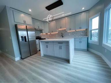 Main picture of 32 Broad St