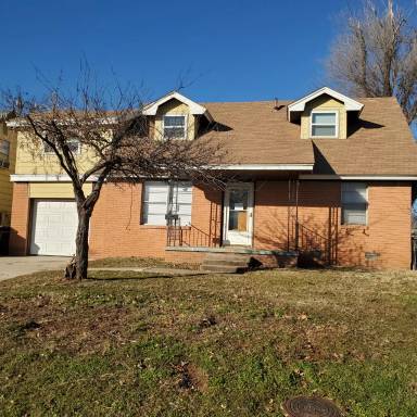 Main picture of 901 SE 67th St