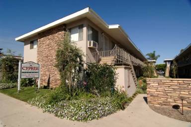 Main picture of 750 N Cypress St