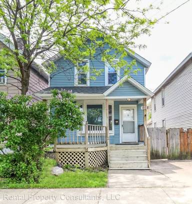 Main picture of 818 1st St NW