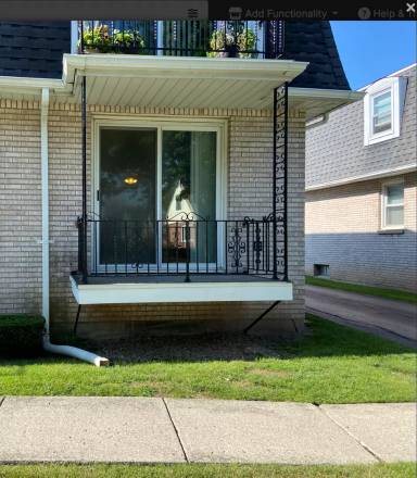 Main picture of 425 Saint Lawrence Ave