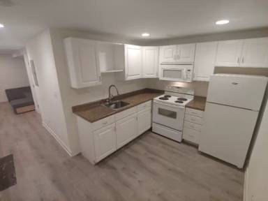 Main picture of 5608 W Higgins Ave