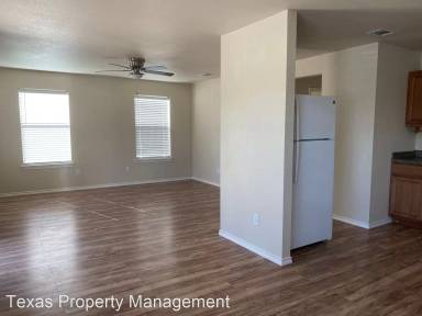 Main picture of 108 N 6th St