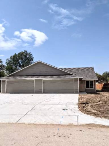 Main picture of 3237 S Handley St