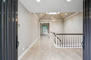 Main picture of 651 Manresa Ln