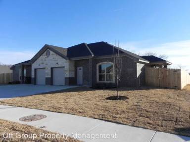 Main picture of 203 Sladecek Dr