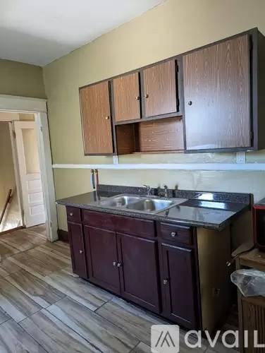 Main picture of 641 South St