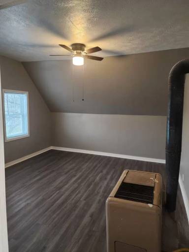 Main picture of 700 W Market St